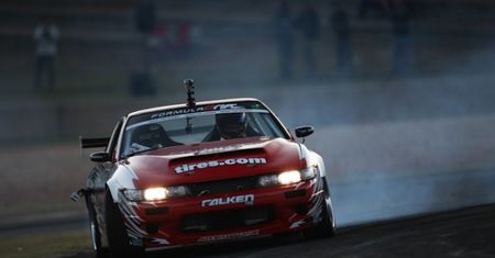 Yoshihara znowu na podium, tym razem 1! Formula D [wideo]