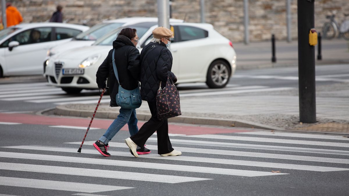 senior emeryt emerytury waloryzacja emerytura spacer 