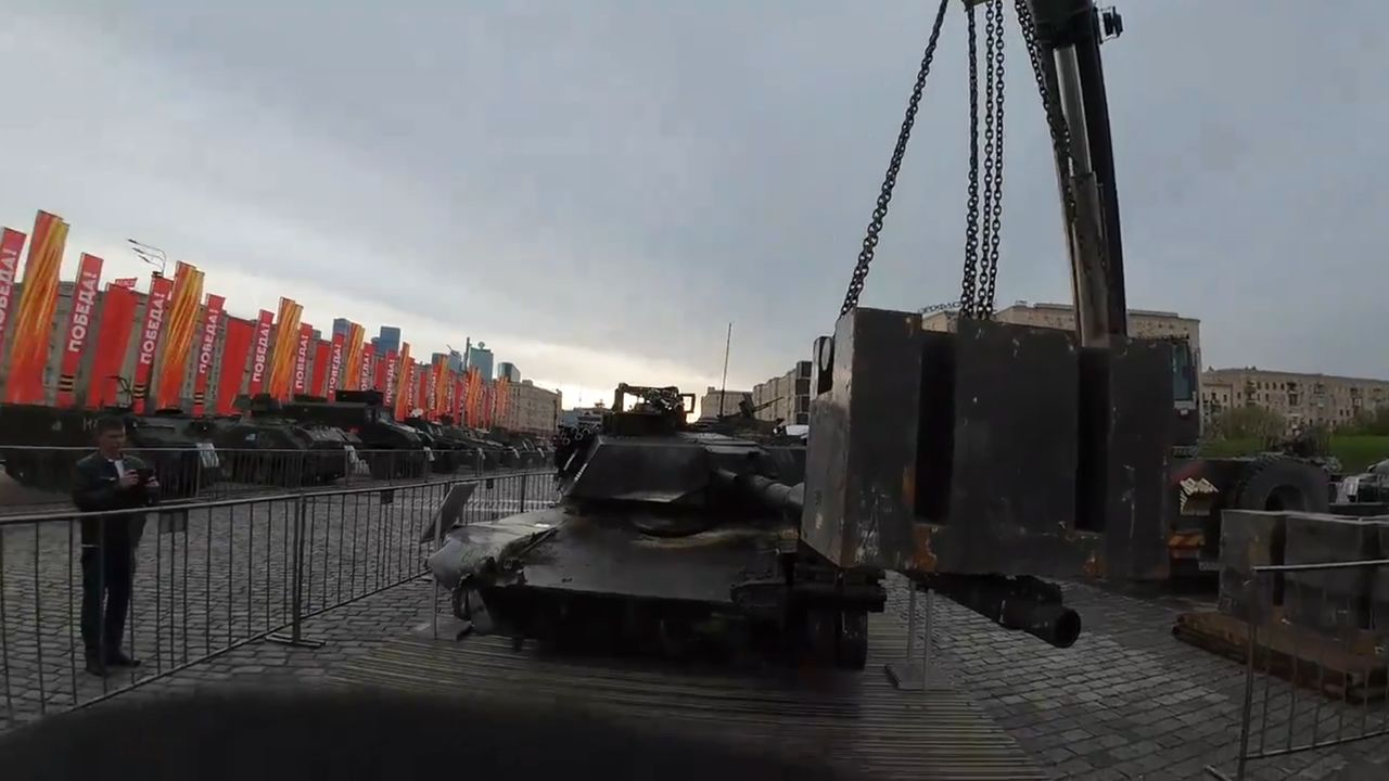 M1A1SA Abrams w Moskwie podczas gięcia lufy. 