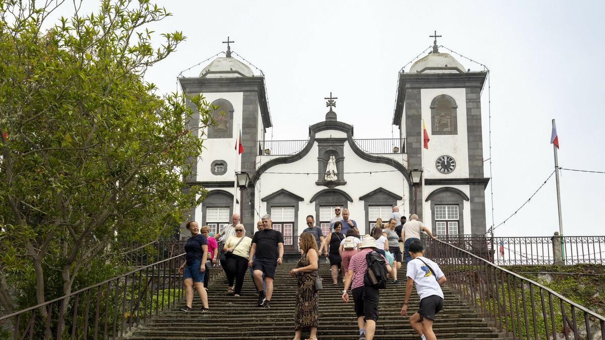 Pan Adam ma problem przez opóźniony lot