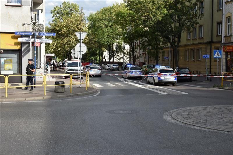 Atak nożownika w Chorzowie, droga zablokowana dla samochodów i pieszych