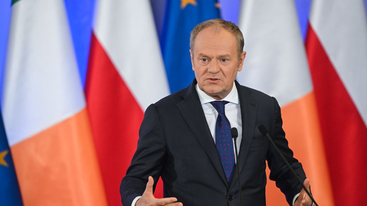 WARSAW, POLAND - MARCH 31: Poland's Prime Minister, Donald Tusk and Ireland's Prime Minister, Micheál Martin (not seen) deliver a press conference after a bilateral meeting at the Chancellery on March 31, 2026 in Warsaw, Poland. As Ireland prepares to assume the Presidency of the Council of the European Union from July 1, 2026, the heads of state and government discussed security in Europe, strengthening the competitiveness of the European Union economy and the war in the Middle East. (Photo by Omar Marques/Getty Images)