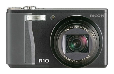 Ricoh R10 - solidny i szerokokątny kompakt