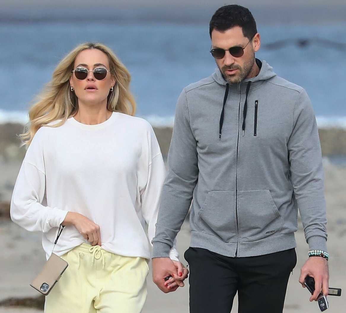 Maksim Chmerkovskiy na plaży w Malibu z żoną Petą Murgatroyd i synkiem
