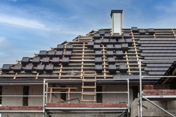 Miliony zaległych faktur. Firmy mają problem. "Kiedy będzie ta kasa?"