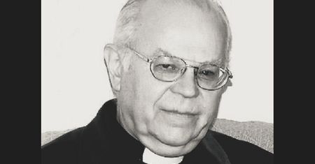 "Był wzorem". Nie żyje ksiądz Janusz Strojny