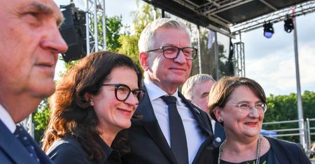Prezydenci miast rozdali premie. Setki tysięcy złotych nagród