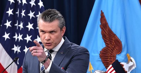 "FT": Broker szefa Pentagonu zlecił duże zakupy akcji firm zbrojeniowych. Tuż przed wojną