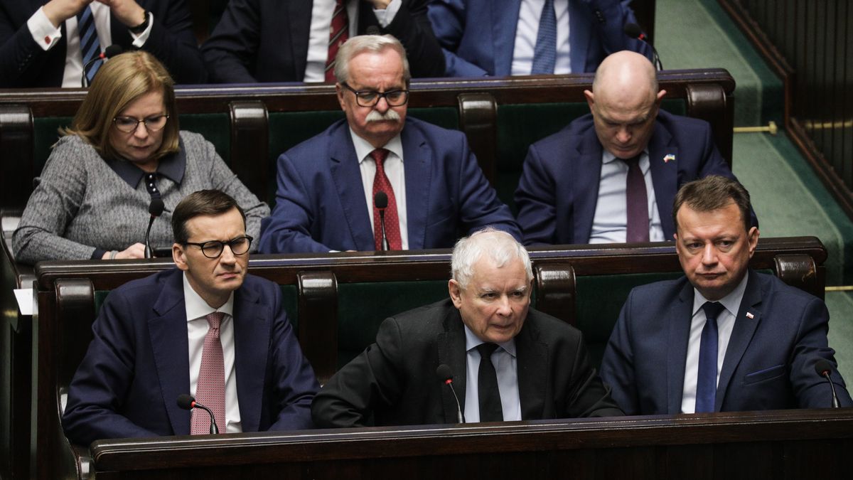 Warszawa 28.04.2022. 53. Posiedzenie Sejmu IX kadencji. N/z Mateusz Morawiecki, Jaroslaw Kaczynski, Mariusz Blaszczak.