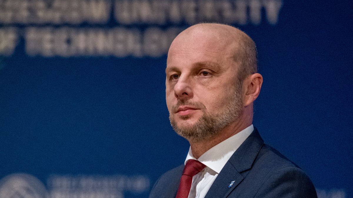 Konrad Fijołek wgrywa drugą turę w Rzeszowie 
