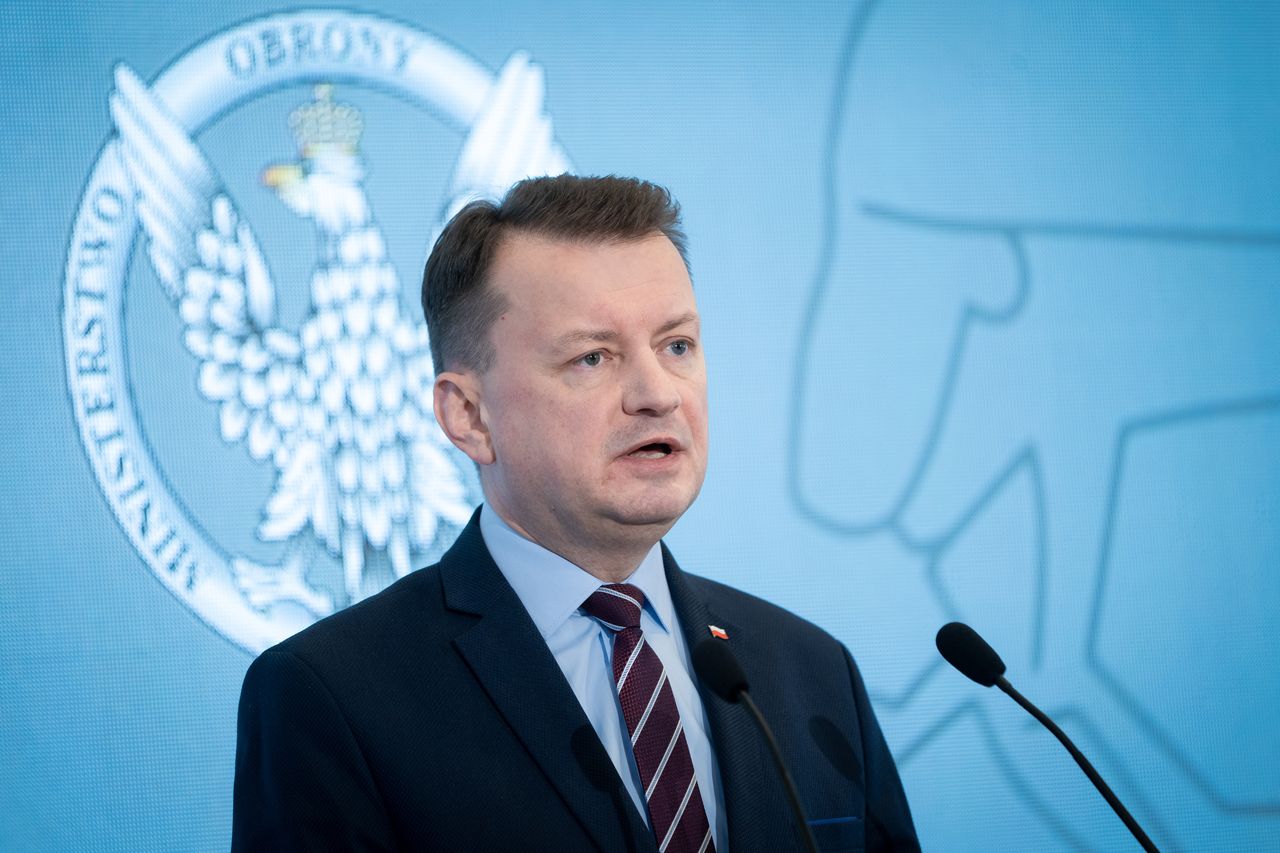 Raport MON trafił do prezydenta. Potwierdza oskarżenia Błaszczaka