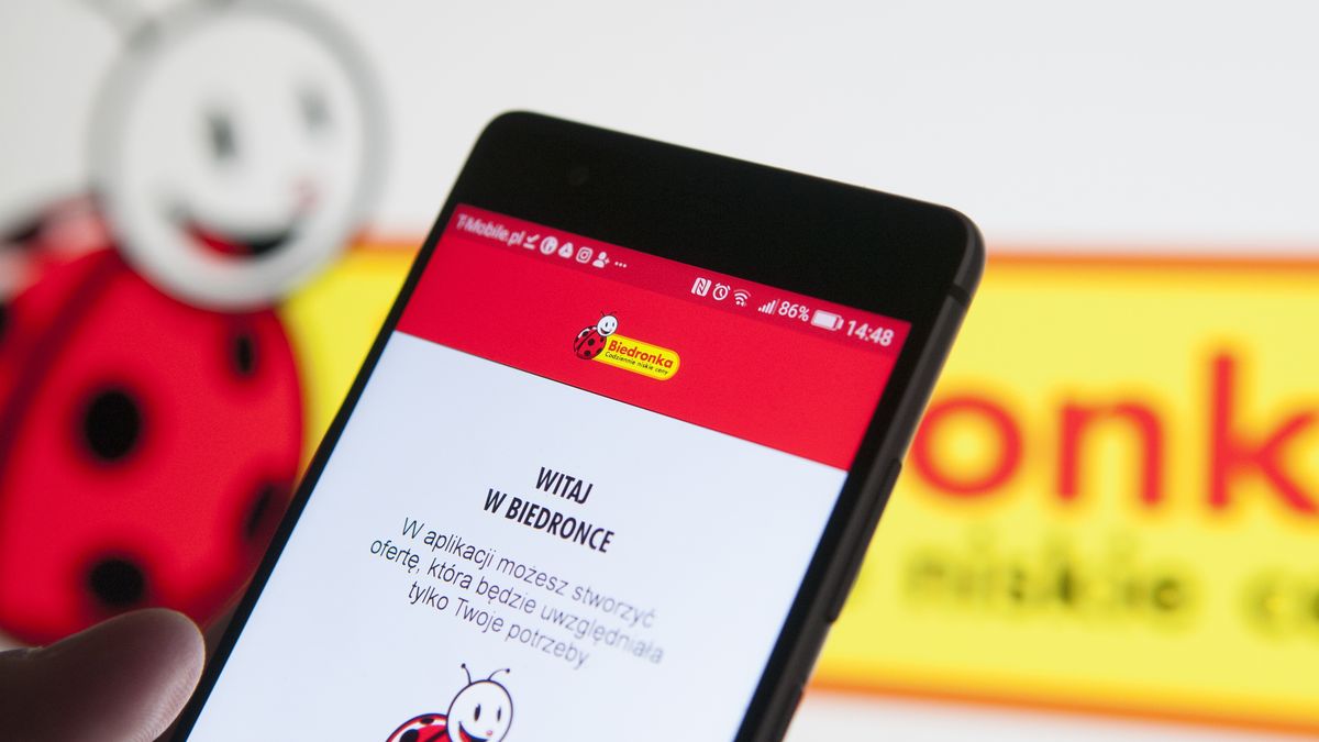 Biedronka i Glovo proponują specjalną usługę z okazji Dnia Matki