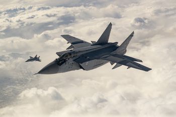 Dylemat NATO. Będą zestrzeliwać rosyjskie samoloty?