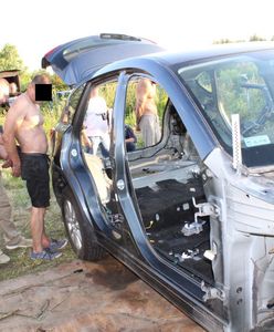 Powiat wołomiński. Policja odzyskała skradzioną mazdę. Trzy osoby zatrzymane