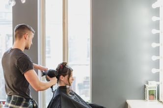Koronawirus. Dania otwiera salony fryzjerskie i kosmetyczne