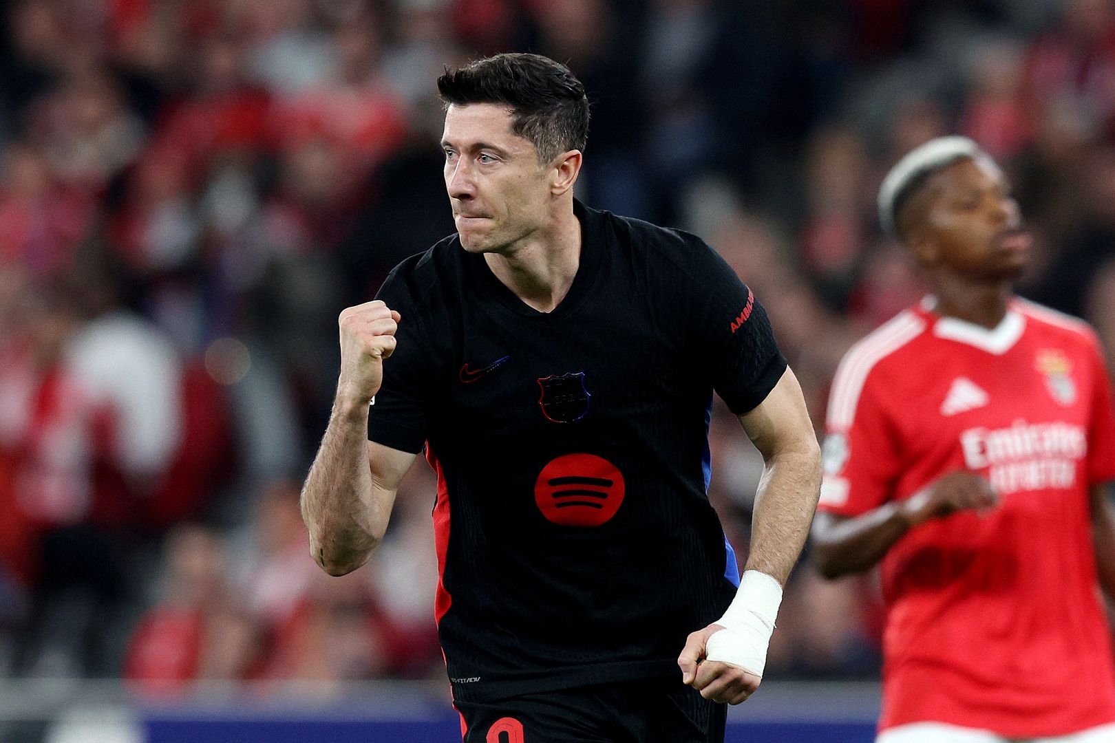 Robert Lewandowski wspiera WOŚP. Jego  aukcja stała się hitem