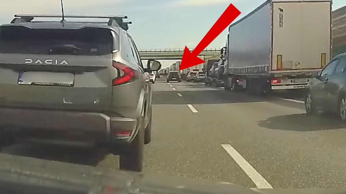 Bmw jechało korytarzem życia.