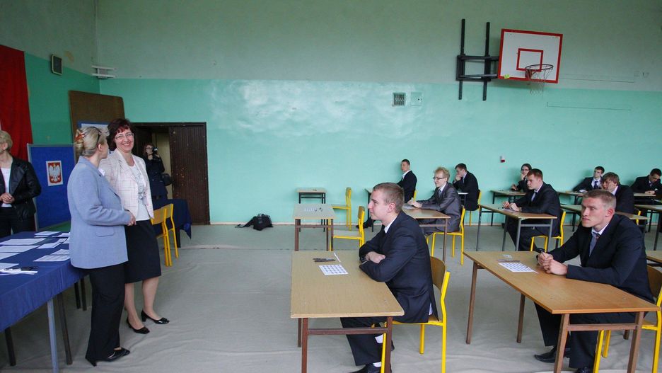 Sprawdziliśmy, w których szkołach najsłabiej wypadł egzamin z obowiązkowych przemiotów maturalnych. 