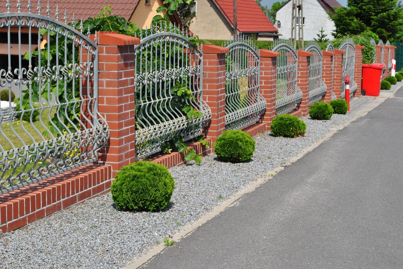 Te ogrodzenia będą nielegalne. Zakaz obejmie również bramy i furtki