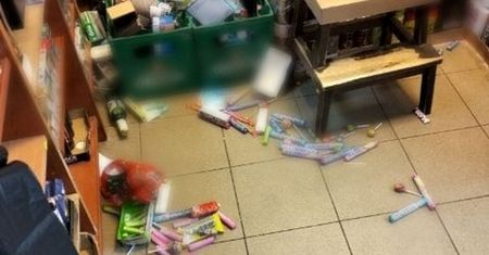 Urządził demolkę w sklepie. Niedługo cieszył się łupem