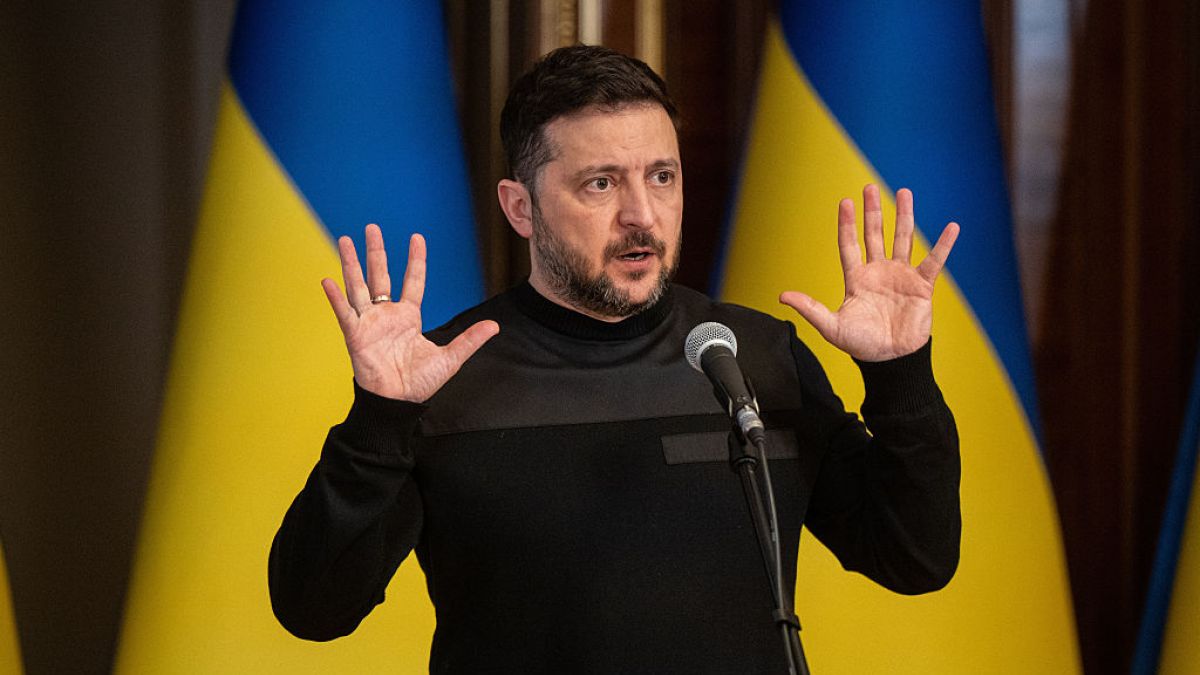 Zełenski o działaniach Rosji na froncie