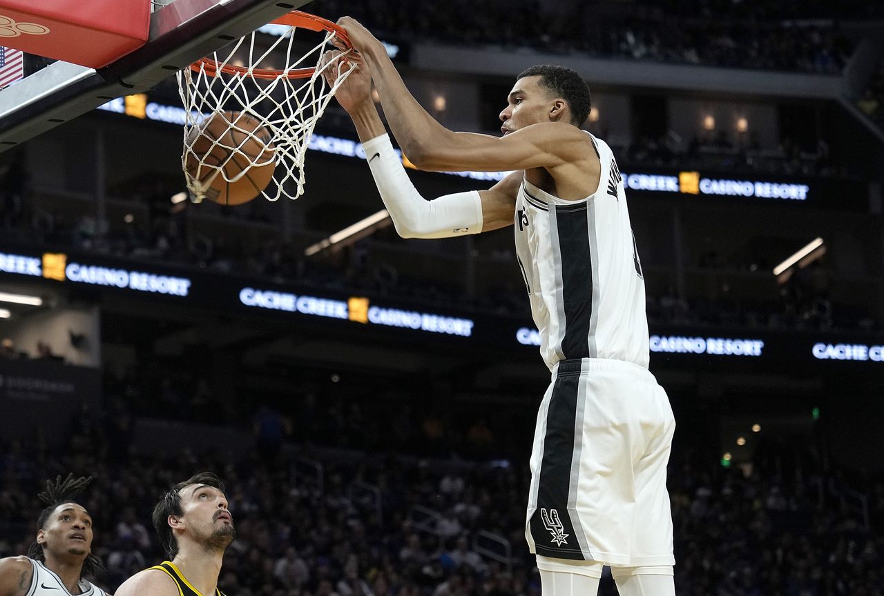 NBA star Wembanyama plays with a misspelled jersey in the Spurs Game