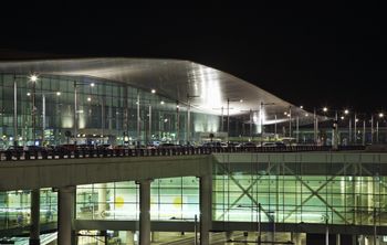 Na to lotnisko nie wejdziesz bez biletu. Robią wyrywkowe kontrole