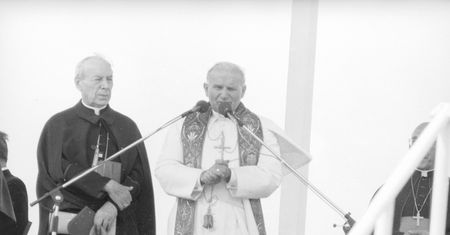 Krzyżówka o Janie Pawle II. Jak dobrze znasz jego życie i pontyfikat?