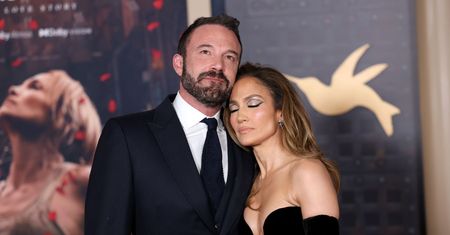 Ben Affleck i Jennifer Lopez pokazali się publicznie po siedmiu tygodniach. Wiało chłodem