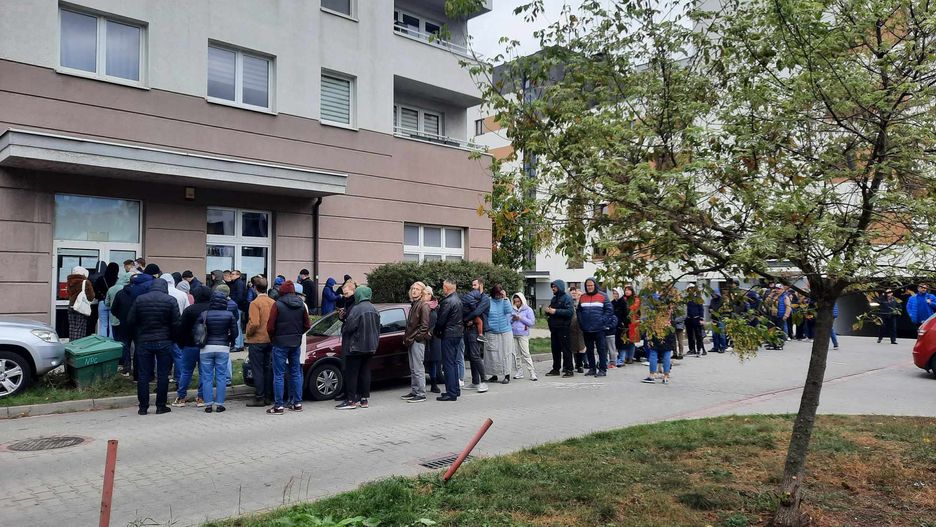 Kolejka do głosowania w Warszawie
