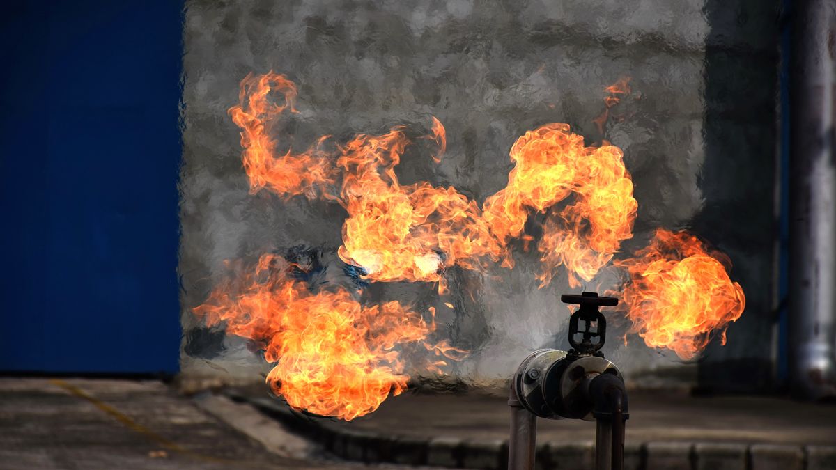 Na zdjęciu wyciekający gaz