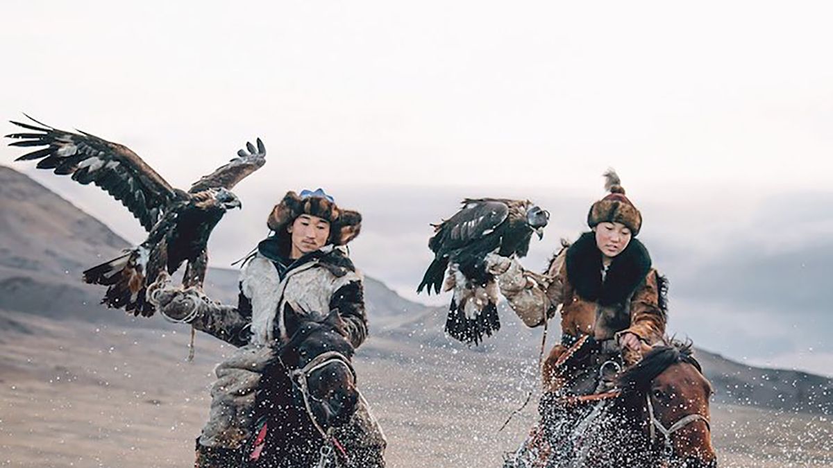 Zaklinaczka orłów z Mongolii, czyli nieugięta kobieta na zdjęciach Leo Thomasa 1