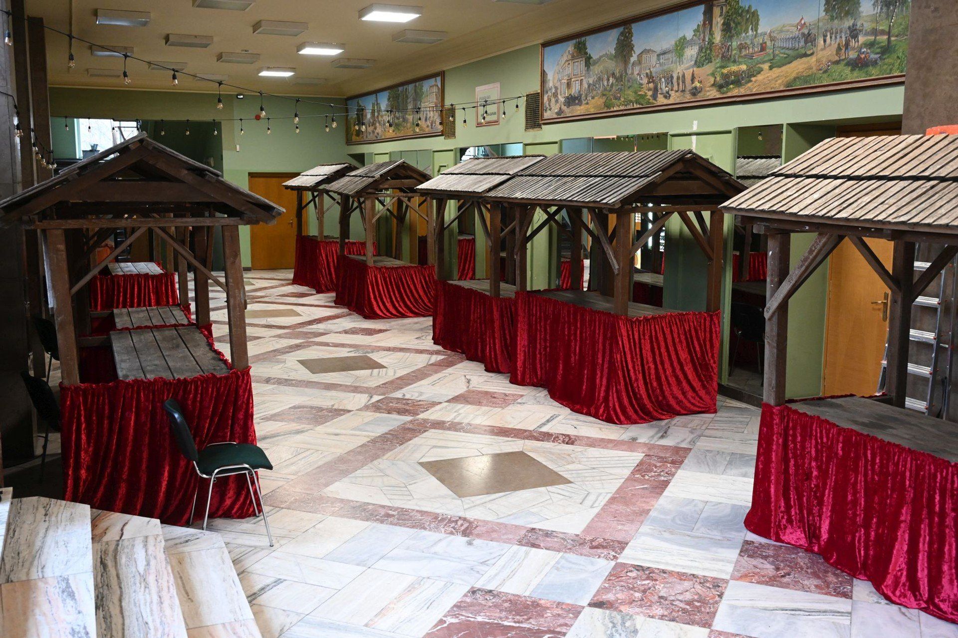 Stoiska czekają na wystawców. Będzie ich dwa razy więcej niż w minionym roku.