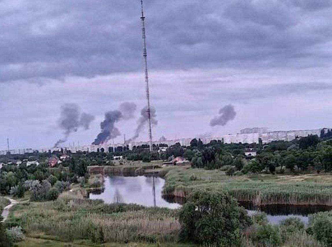 Rosjanie zaatakowali rafinerię w Krzemieńczuku. Wystrzelili pociski