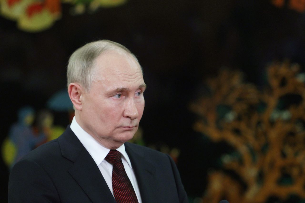 Vladimir Putin threatens South Korea. "We will make an appropriate decision."