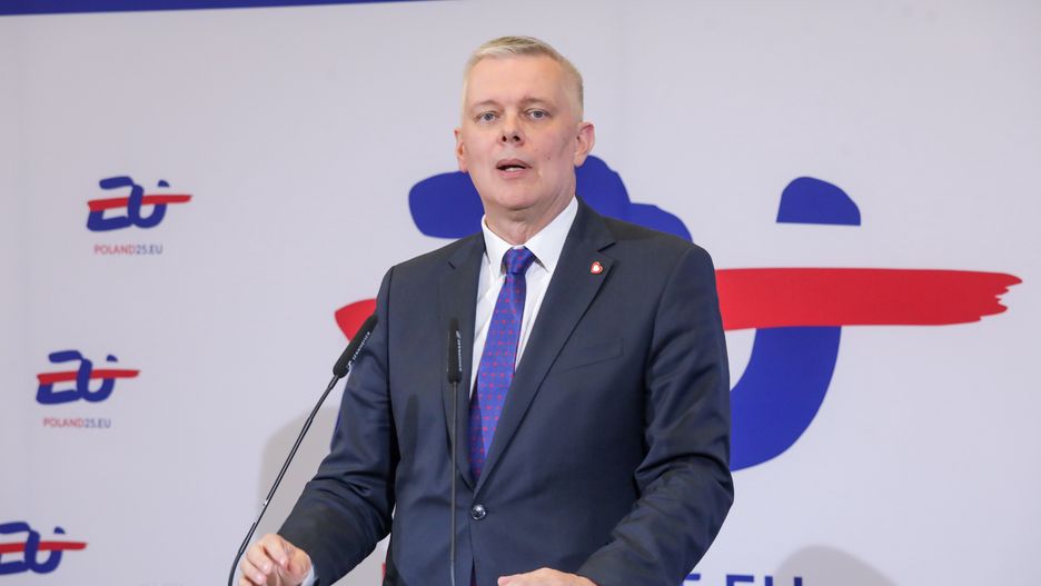 Tomasz Siemoniak
Warszawa, 30.06.2025. Przewodnictwo Polski w Radzie UE. Minister spraw wewn�trznych i administracji, koordynator s�u�b specjalnych Tomasz Siemoniak podczas konferencji prasowej w siedzibie MSWiA w Warszawie, 30 bm. Konferencja dotyczy�a podsumowania polskiej prezydencji w Radzie Unii Europejskiej w obszarze spraw wewn�trznych. (sko) PAP/Tomasz Gzell
Tomasz Gzell
EU, konferencja, podsumowanie, prasowa, prezydencja, UE, Unia Europejska