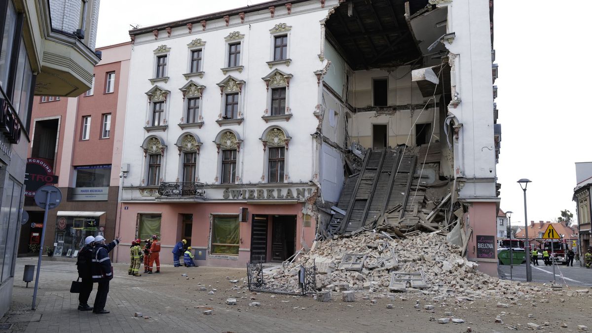 Rybnik. Zawaliła się sciana kamienicy