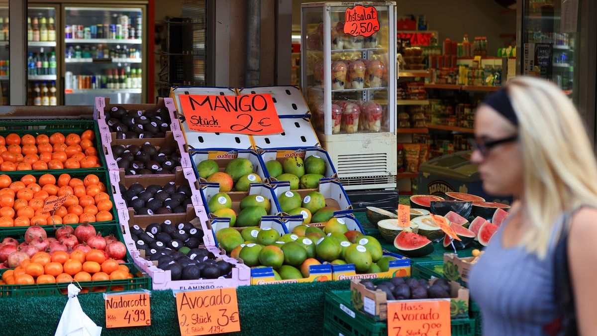 Fresh fruit and vegetables for sale at a grocery store in Berlin, Germany, on Friday, Sept. 8, 2023. ECB officials meeting Sept. 14 must assess if a recent slowdown of the economy is sufficient to warrant a first pause in the relentless tightening cycle that began more than a year ago. Photographer: Krisztian Bocsi/Bloomberg via Getty Images