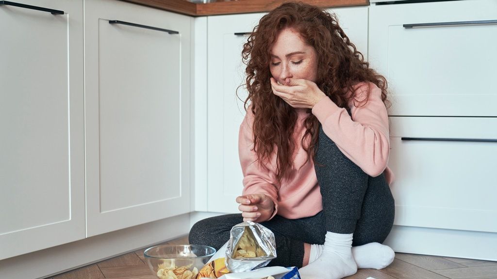 Bulimia to zaburzenie odżywiania, którego częścią jest nadmierne objadanie się, a następnie zwracanie spożytego pokarmu