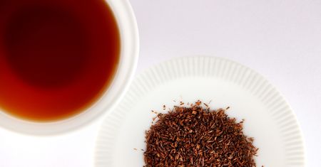 Rooibos - korzyści, skutki uboczne, właściwości odchudzające, jak parzyć rooibos?