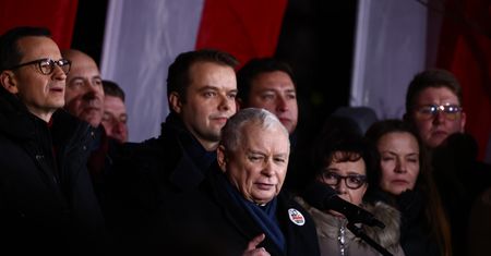 Kaczyński na emeryturę? Zadzwonili do polityków PiS