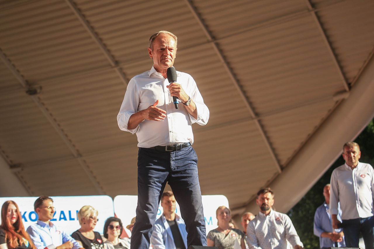 "Dziwicie się?". Tusk komentuje znikający sondaż