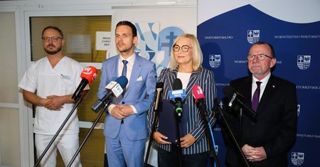 Kielecki szpital kupi 10 nowych aparatów do dializ. Podpisano umowę na 595 tys. zł