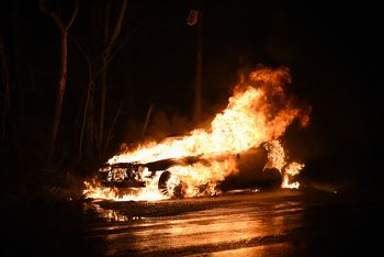 Częste pożary aut elektrycznych to jeden z mitów? Oto wyniki badań