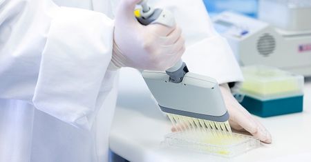 Koronawirus na świecie. Dziennikarze dotarli do tajnego raportu. "Może umrzeć nawet 85 tys. osób"