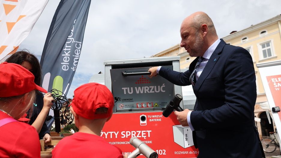Bezpłatny odbiór elektrośmieci w Rzeszowie, konferencja prasowa - rynek, Rzeszów 29.07.2025