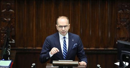 Gorąco w Sejmie. Michał Szczerba oskarża Łukasza Szumowskiego. Elżbieta Witek wyłącza mikrofon