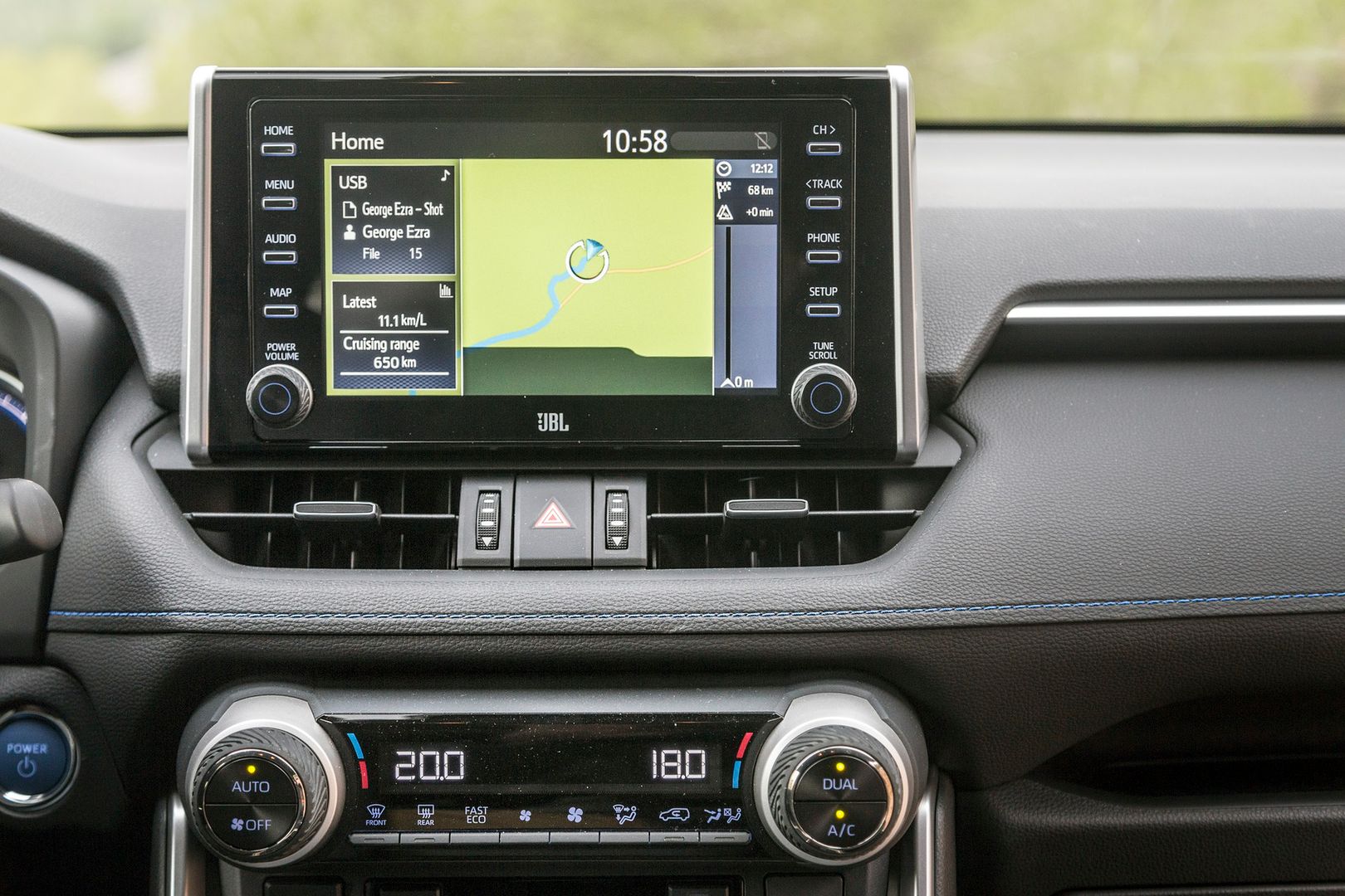 Toyota RAV4 (2019) (fot. Mateusz Żuchowski)