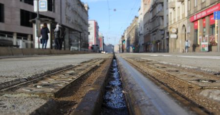Wrocław. Wymiana zwrotnicy na skrzyżowaniu ul. Nowy Świat i Św. Mikołaja. Zmiany w kursowaniu tramwajów i autobusów