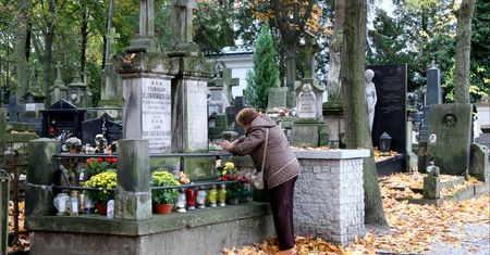 Rewolucja w opłatach cmentarnych. Rząd chce pierwszych zmian od 67 lat